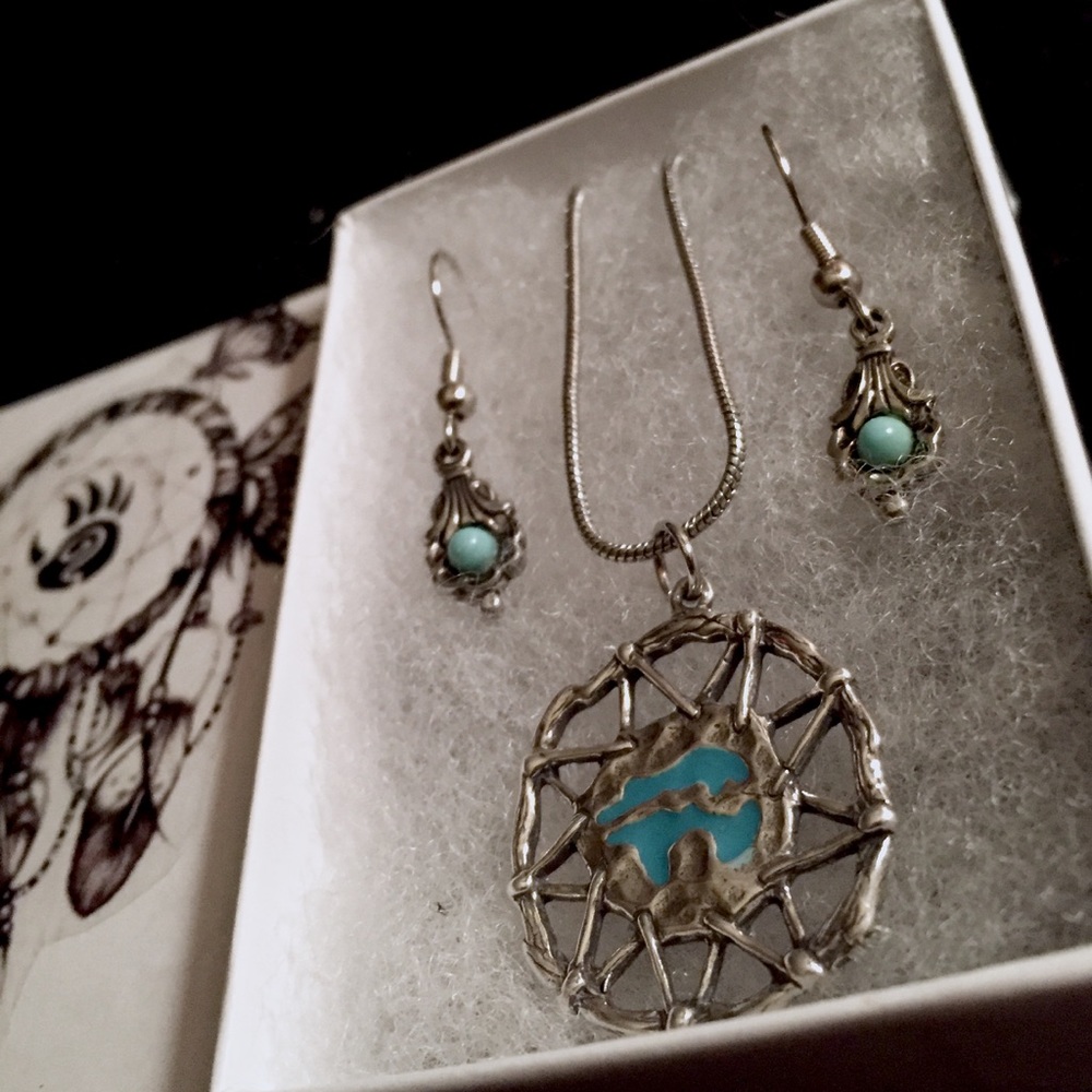 Necklace & earrings set 🦋